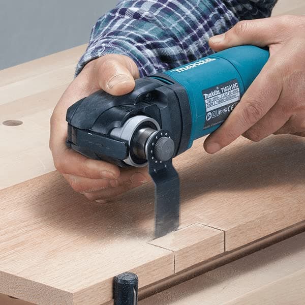 Decoupeur ponceur multifonctions Makita 320W - Professionnels - Travail en ateliers et chantiers - Puissance et polyvale
