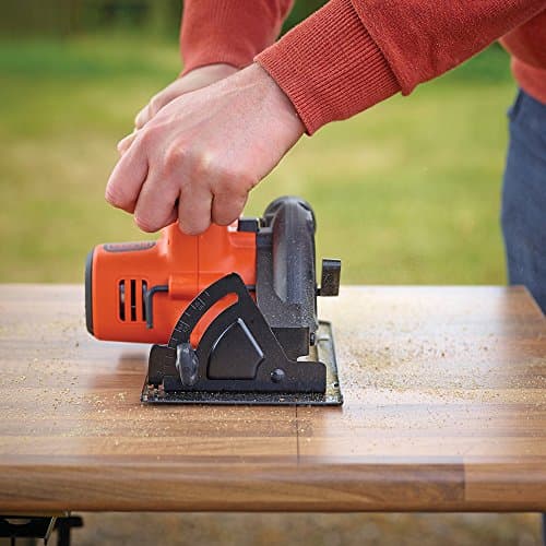 BLACK+DECKER Scie circulaire sans fil 18V - Professionnel - Travaux de Jardinage - Puissante - 1 Lame